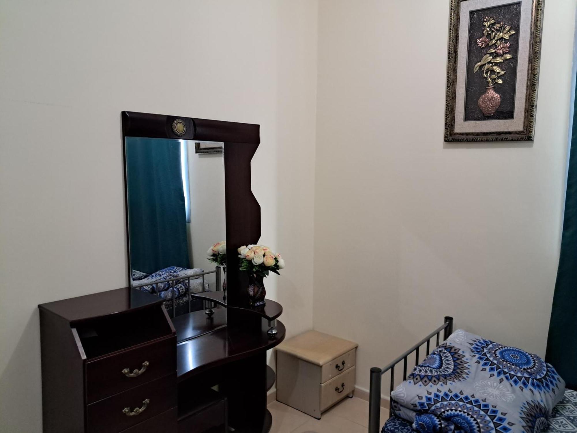 Top House Hostel Abu Dhabi Exteriör bild