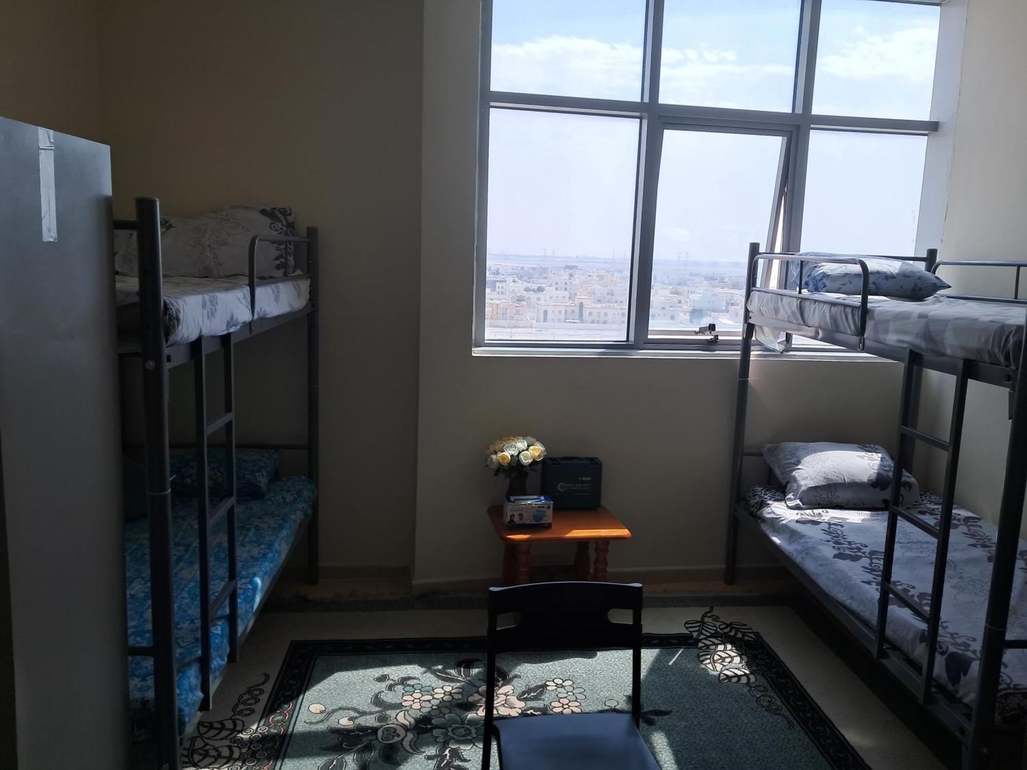 Top House Hostel Abu Dhabi Exteriör bild